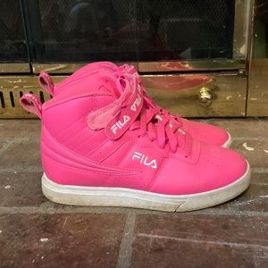 Hot pink Fila- size 5 girls- fits women’s size 7